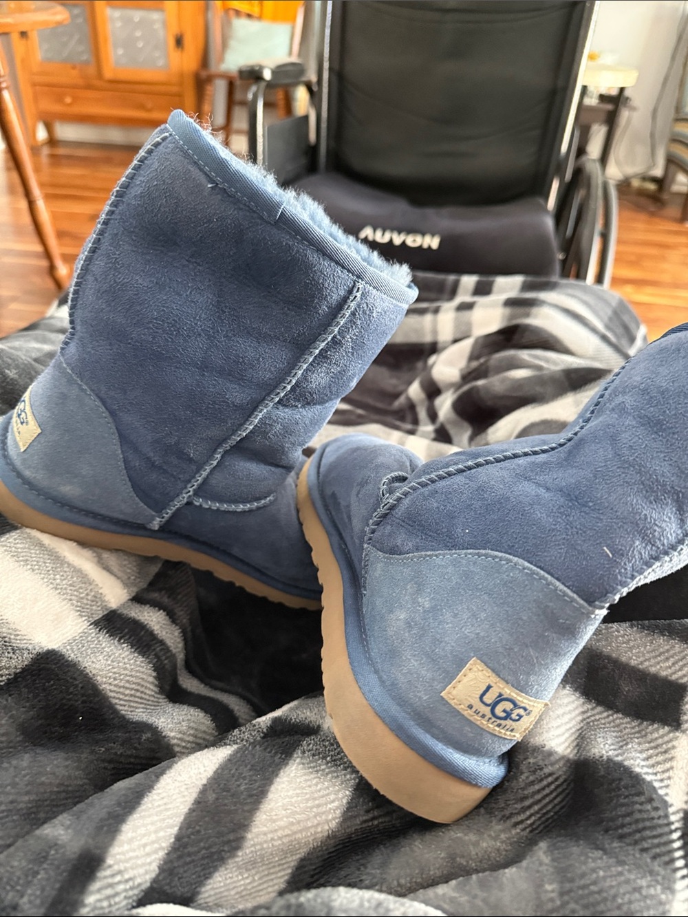 UGG women’s Short Suede Boots in Blue